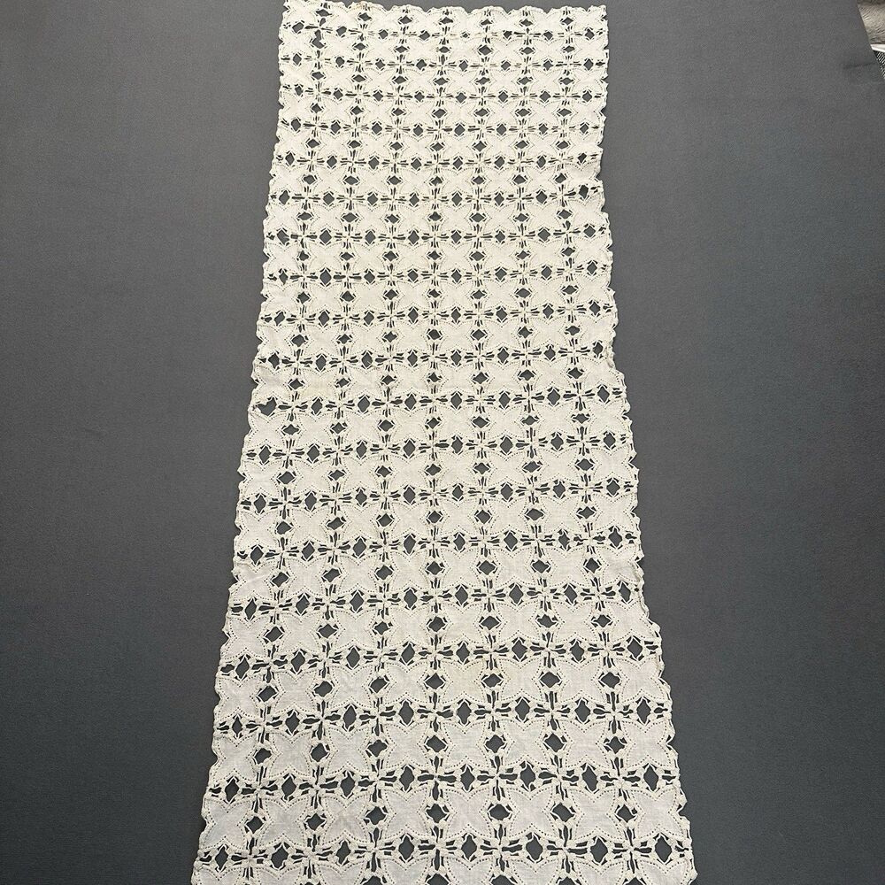 Vintage Appliqué Madeira Handmade Crochet Doily Table Runner Star Motif Cream